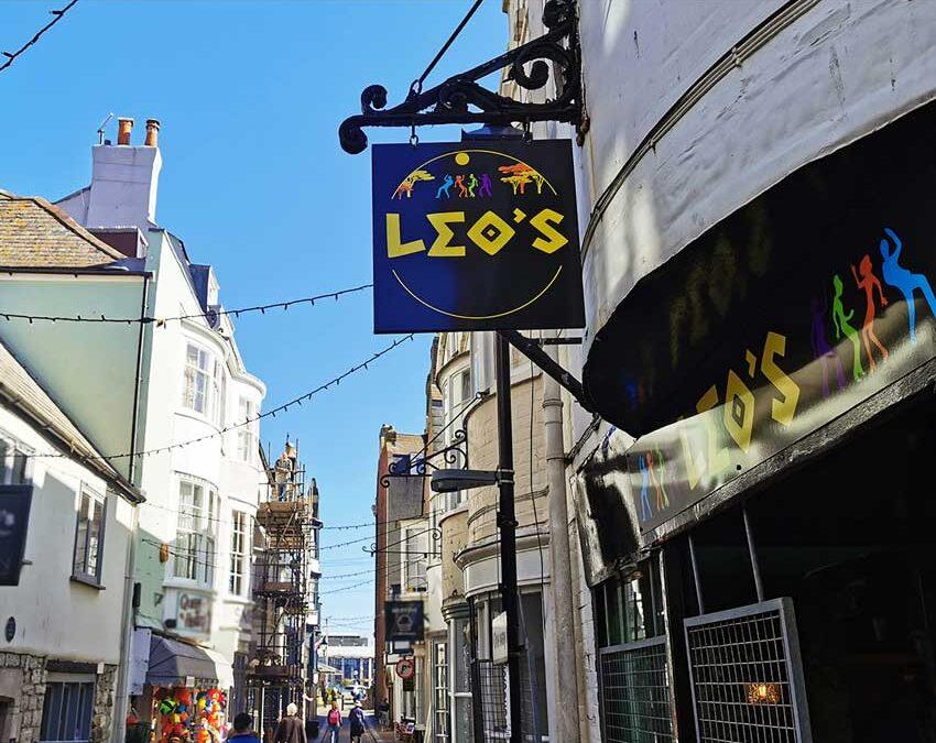 Leo’s – Signage